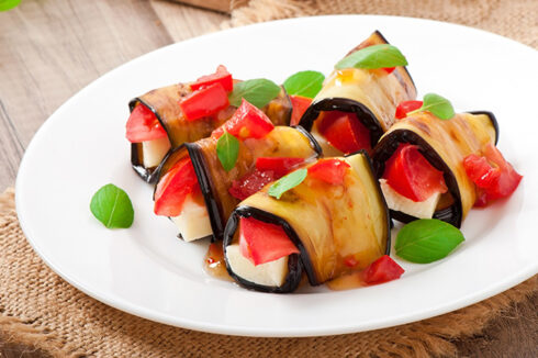 rollitos de berenjena con tomate, queso mozzarella cocinado en el varoma del Thermomix